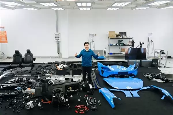 雷军:北京车展将展示新一代SU7全拆解版车身