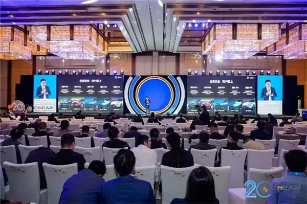 从标准践行到创新引领赛力斯全面构建智能安全新范式