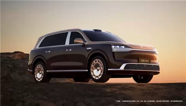 打破BBA 50万级壁垒的国产豪车！全新问界M9预订量破7万台