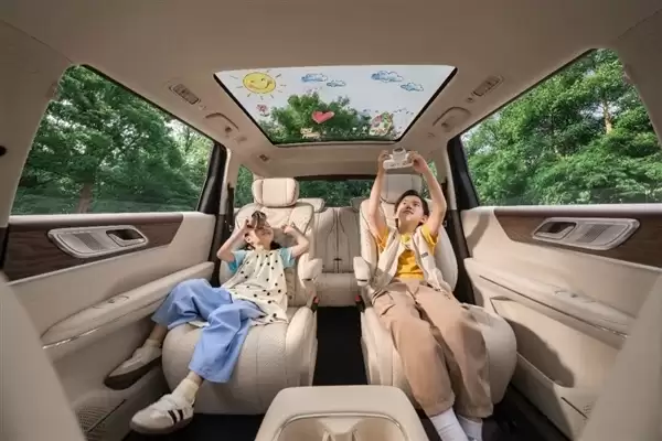 五菱再造亲民大车!六座插电混动SUV星光L预售:11.78万起