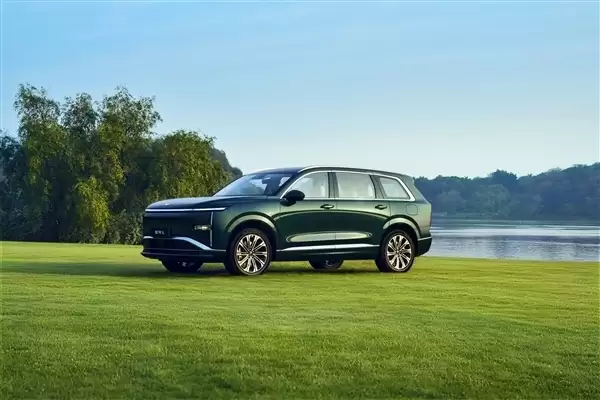 五菱再造亲民大车!六座插电混动SUV星光L预售:11.78万起