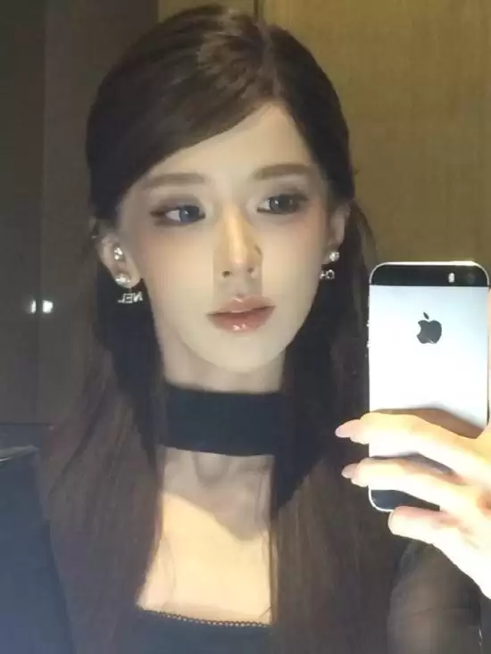 颜值网红迅猛龙开付费直播引争议!美女本人回应来了