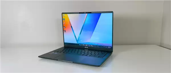 历史性突破！京东方率先量产8.6代OLED：国产面板正式弯道超车三星