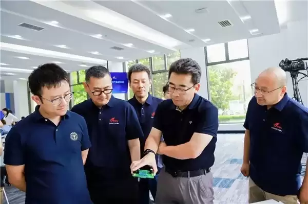 瞄准AI算力电源,豪威旗下专业化子品牌翌创微发布ET6000系列数字电源控制DSP