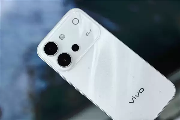 星星海梦幻外观+4K原生实况!vivo S60手机全面评测:一台懂年轻人日常需求的轻旗舰