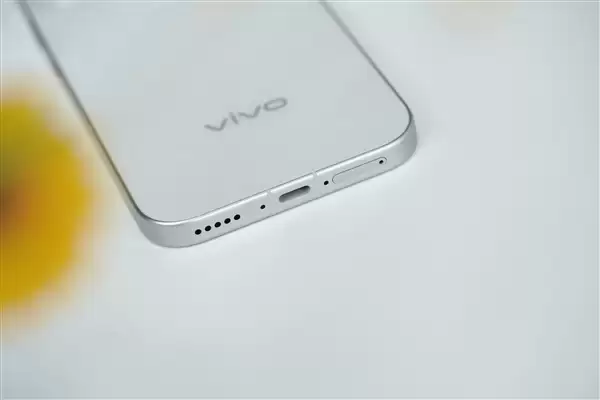 星星海梦幻外观+4K原生实况!vivo S60手机全面评测:一台懂年轻人日常需求的轻旗舰