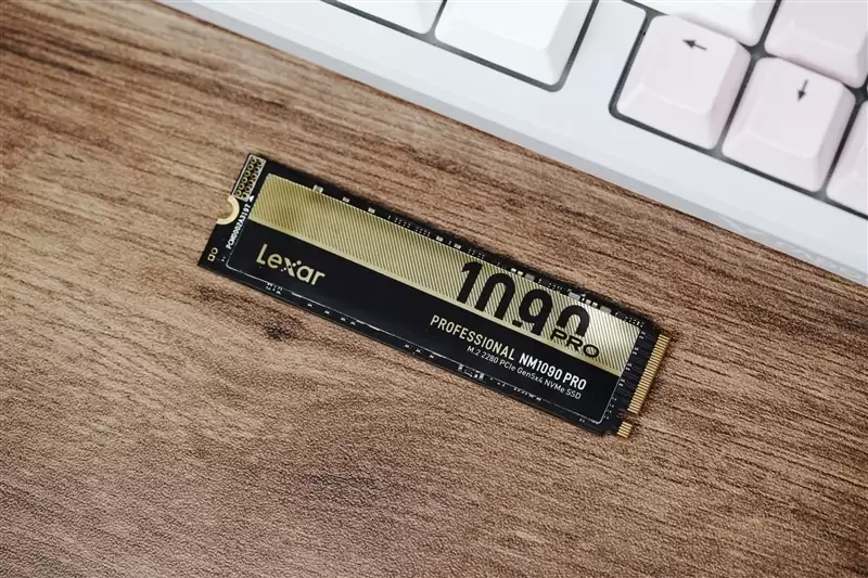 AI PC最强存储搭档!雷克沙NM1090 PRO 8TB固态评测:14400MB/s满速不缩水