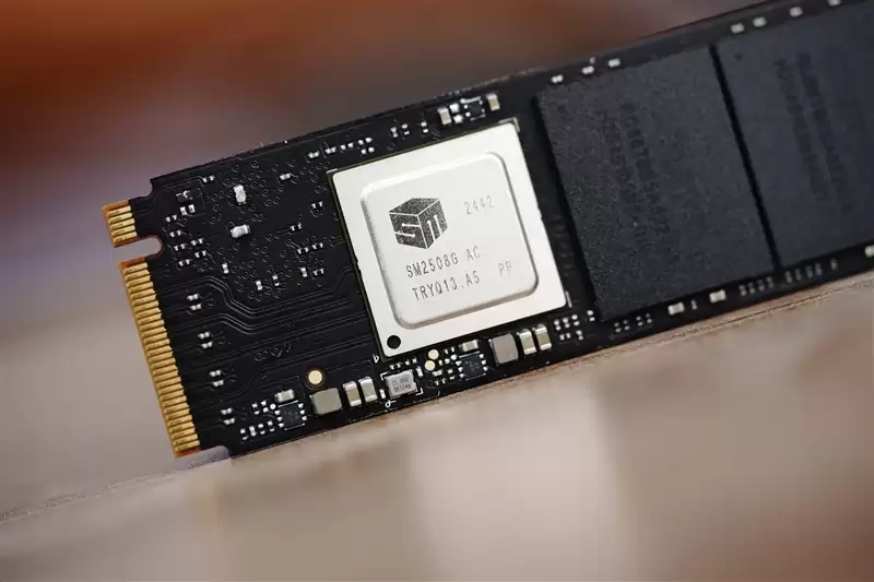 AI PC最强存储搭档!雷克沙NM1090 PRO 8TB固态评测:14400MB/s满速不缩水