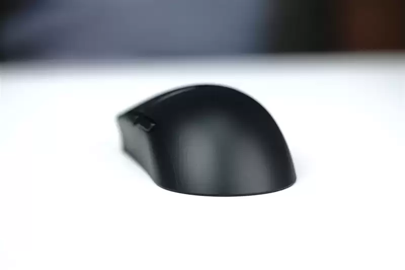 原相3950+Nordic 54L5旗舰组合!微星X7M无线鼠标评测:超轻48g 中小手玩家新选择