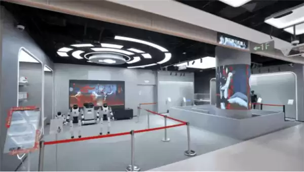 智元机器人全球首店落地 京东MALL上海店正式营业