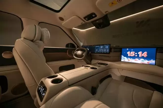 千问大模型上车，智己LS8上市 万元起