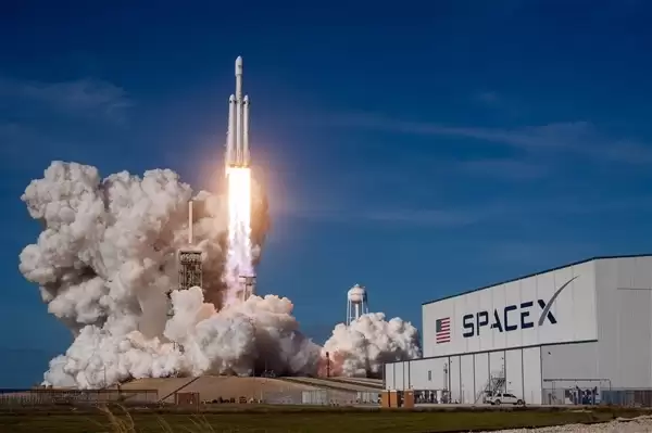 诺奖得主直言马斯克是人形庞氏骗局:SpaceX上市让普通投资者被迫买单