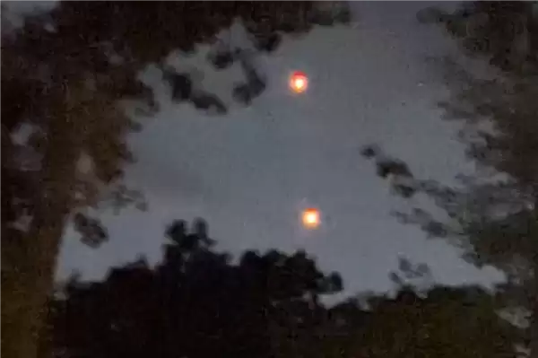 等离子球体悬空45分钟、红点空中融合!美国公布第三批UFO文件