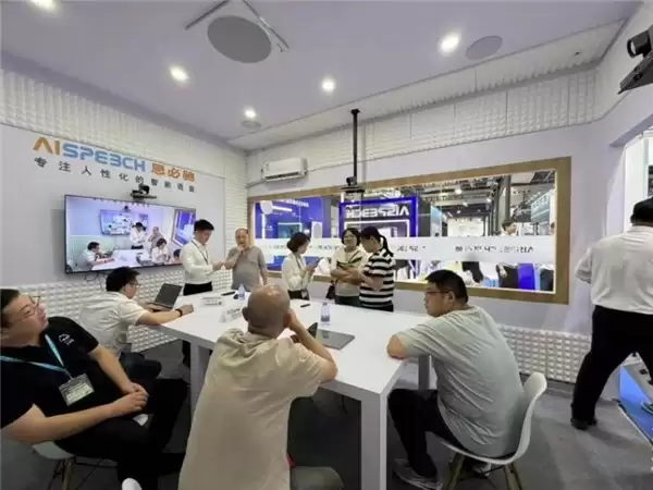 再扛大型展会扩声重任!思必驰矩阵麦赋能广州国际灯光音响展专业会务场景