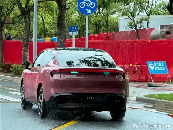 畅销有望！小鹏Mona L03实车曝光：青春版“Model Y”登场