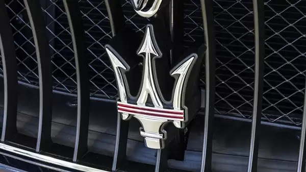 玛莎拉蒂拟推手动挡燃油超跑:海神V6引擎加持 最大630马力
