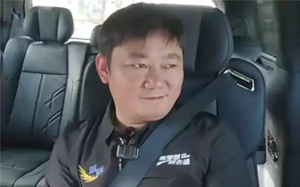 张雪为被恶意别倒的摩友撑腰:喊话其与律师联系 无偿帮追责