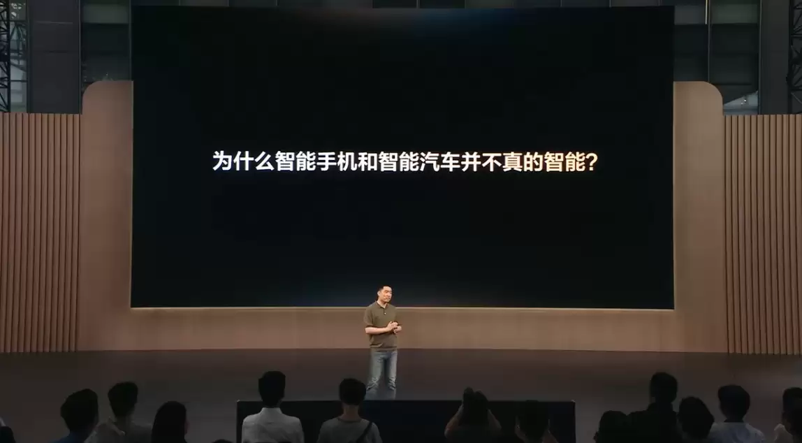 理想汽车宣布下半年马赫VLA能力持续进化,Q4对齐特斯拉FSD V14