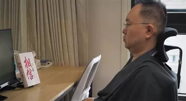 蔡磊回应倾家荡产救自己被称自私:求生是刻在DNA里的本能