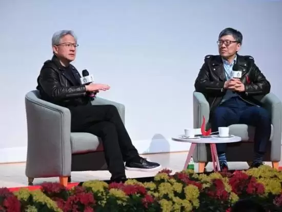 英伟达黄仁勋称未来三种机器人有望大规模生产 :汽车、无人机和人形机器人