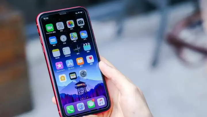 为什么说苹果会坚持 Face ID 不会采用屏下指纹技术？