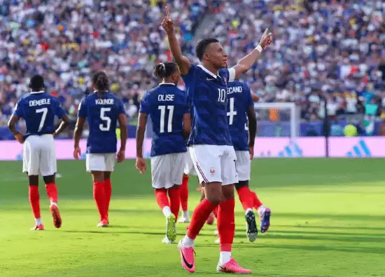 法国3-0瑞典晋级16强!姆巴佩双响 紧追梅西19球纪录