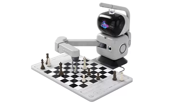 商汤科技:元萝卜 AI 下棋机器人“国际象棋专业版”9 月下旬上市