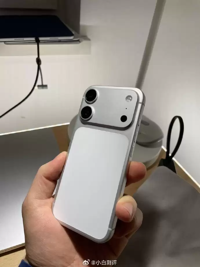 这回标准版也有Pro质感?iPhone 18横向镜头模组曝光