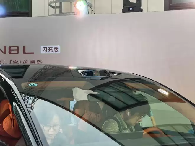 28.99万起!放弃理想选它?这台5.2米巨无霸,转弯竟比轿车还溜