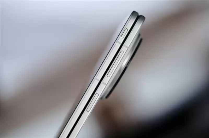 超强小V单同款影像系统 vivo X Fold6手机全面评测:一款用出了电脑味儿的大折屏