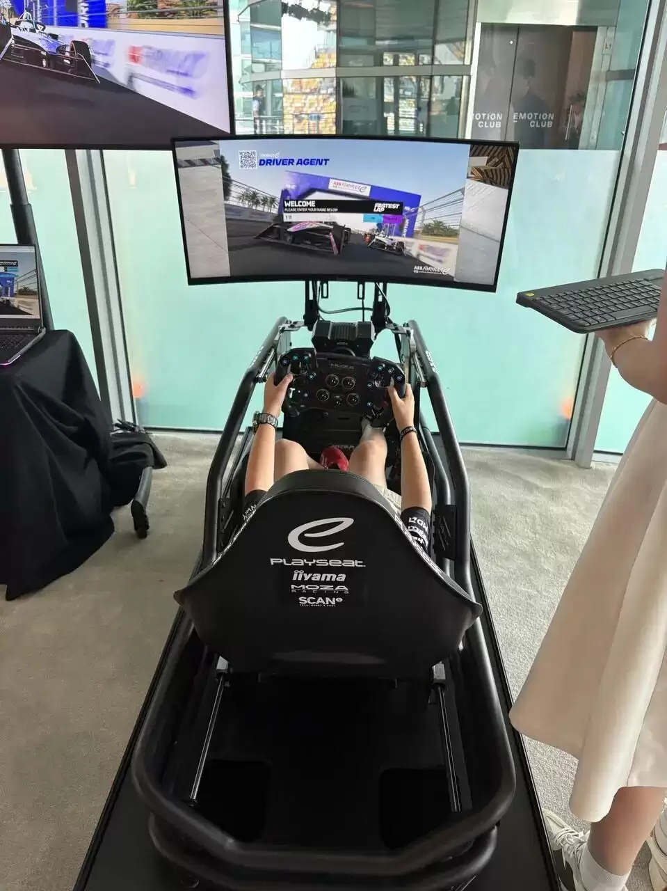 真·QQ飞车！「电动版F1」上海开赛，Gemini在线解说