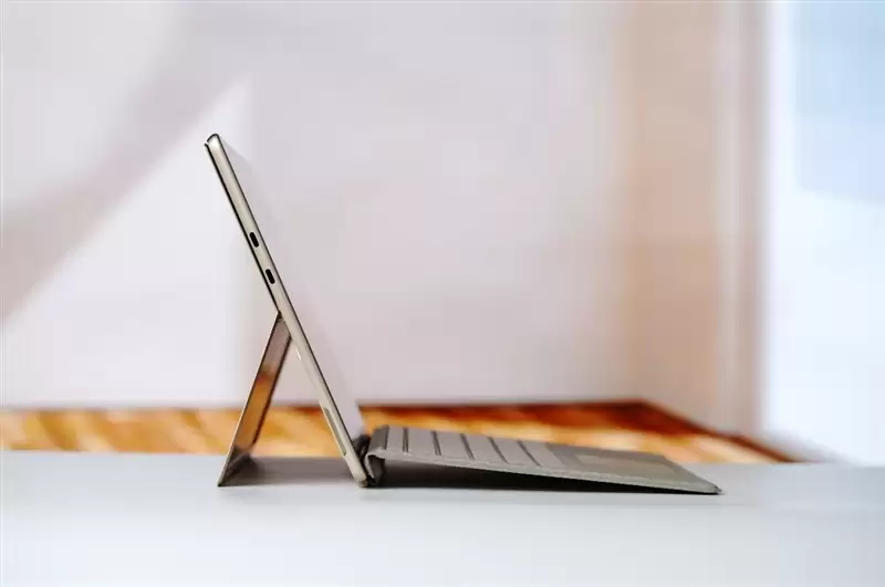 新一代 Surface Pro,13英寸评测:性能能效进步巨大 核显媲美最新X86