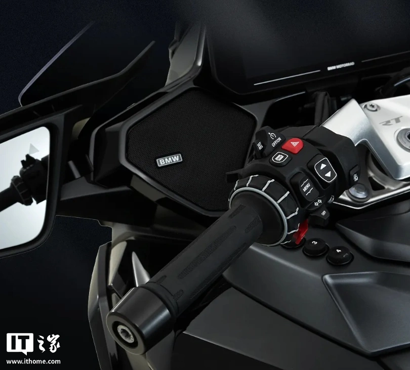 31.99 万元,全新宝马 BMW R 1300 RT 摩托车上市