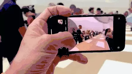 iPhone 11 Pro 的三摄像头模组是如何实现「无缝切换」的？