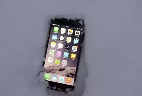iPhone 被“冻关机”是什么原因？