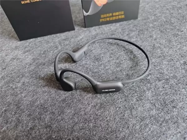园世 Beta Pro 骨传导耳机上手:IPX8 深度防水,游泳党刚需听音装备