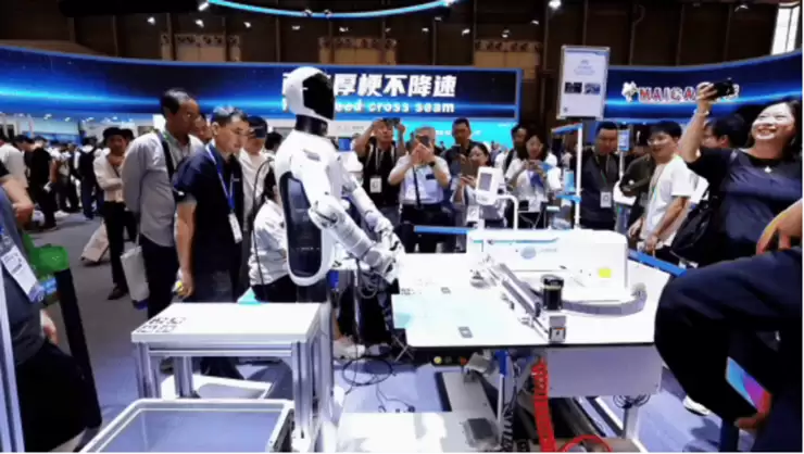 场景至上，实效为王：NA VIAI 人形机器人多领域应用场景领跑！