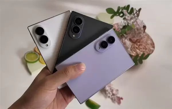 安卓首款阔折叠 三星Galaxy Z Fold8系列上手体验