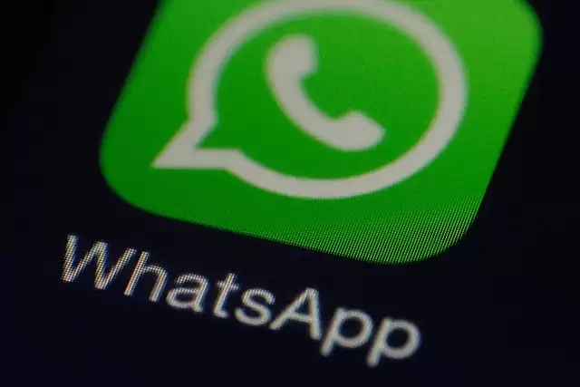 Meta 妥协，允许对手聊天机器人在欧洲、巴西通过付费 API 接入 WhatsApp