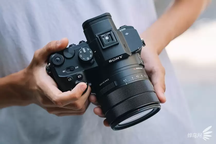 索尼黑卡RX10V评测 索尼黑卡RX10V评测