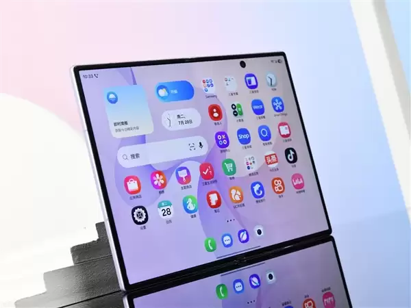 三星Galaxy Z Fold8上手:六年首次换形态 阔折叠体验大不一样