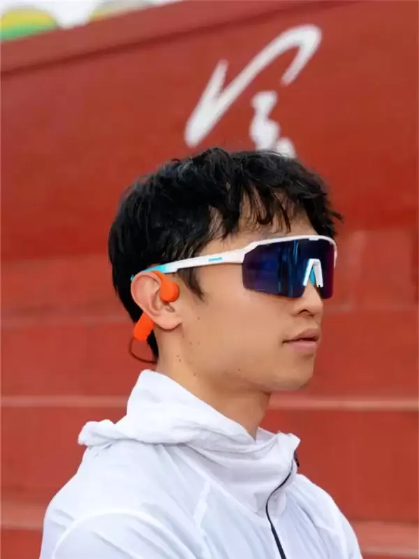 游泳听歌不用带手机?园世 Beta Pro 骨传导耳机体验来了