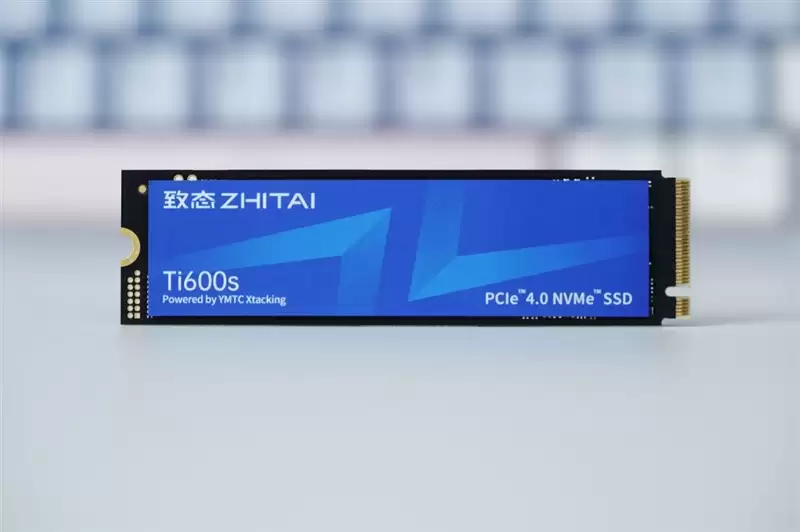 致态Ti600s 2TB SSD产品外观展示